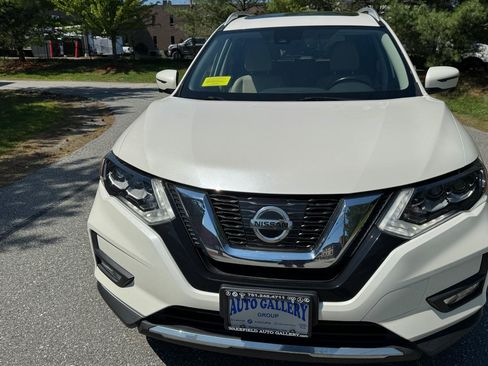 Used 2017 Nissan Rogue SL w/ SL Premium Package AWD/4WD image 28