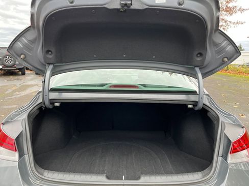 Used 2025 Hyundai Elantra SEL image 30