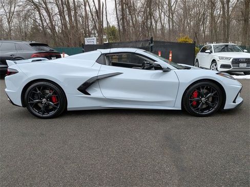 Used 2021 Chevrolet Corvette Stingray w/ Z51 Performance Package image 6