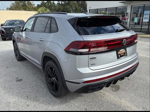 New 2026 Volkswagen Atlas Cross Sport SEL R-Line AWD/4WD image 4