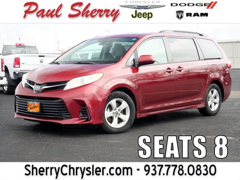 Used 2018 Toyota Sienna LE image 1