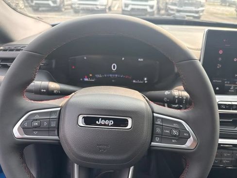 Used 2026 Jeep Compass Trailhawk AWD/4WD image 14