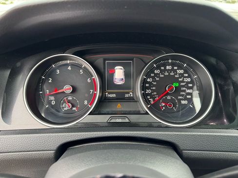 Used 2016 Volkswagen GTI SE image 25