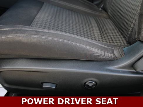 Used 2016 Dodge Challenger R/T image 13