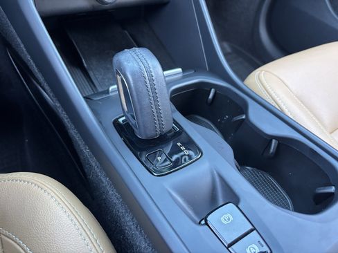 Used 2020 Volvo XC40 T5 Momentum w/ Protection Package Premier image 26