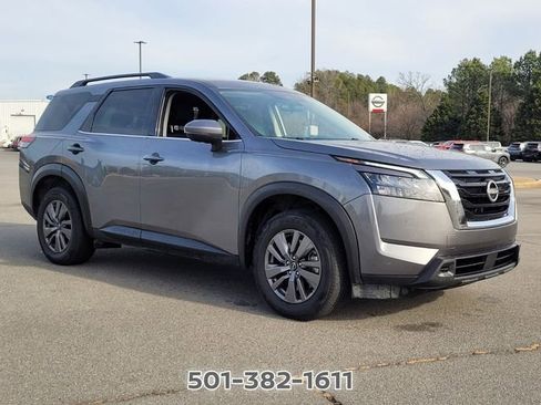 Certified 2025 Nissan Pathfinder SV FWD image 7