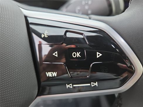 New 2025 Volkswagen ID.4 Pro image 17