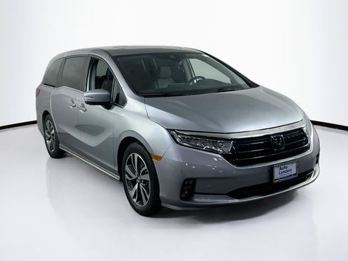 Used 2023 Honda Odyssey Touring image 3