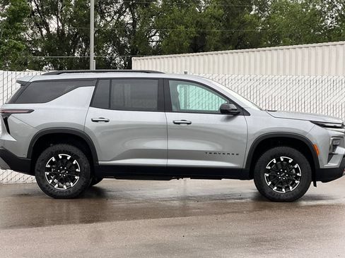 New 2026 Chevrolet Traverse Z71 w/ Enhanced Driving Package AWD/4WD image 3