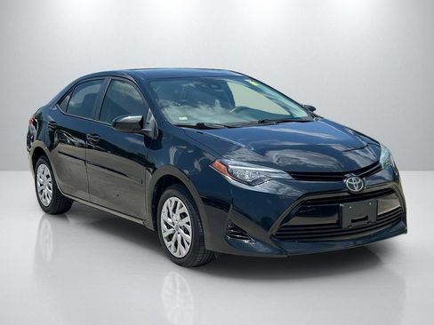 Used 2018 Toyota Corolla LE FWD image 3