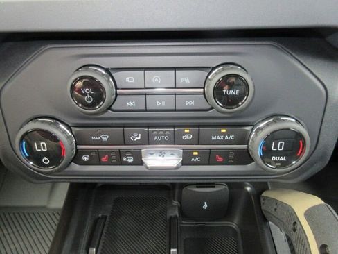 New 2025 Ford Bronco Badlands image 26