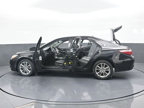 Used 2016 Toyota Camry SE image 69