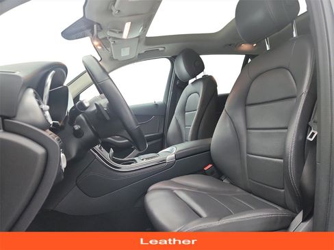 Used 2021 Mercedes-Benz GLC 300 4MATIC image 10