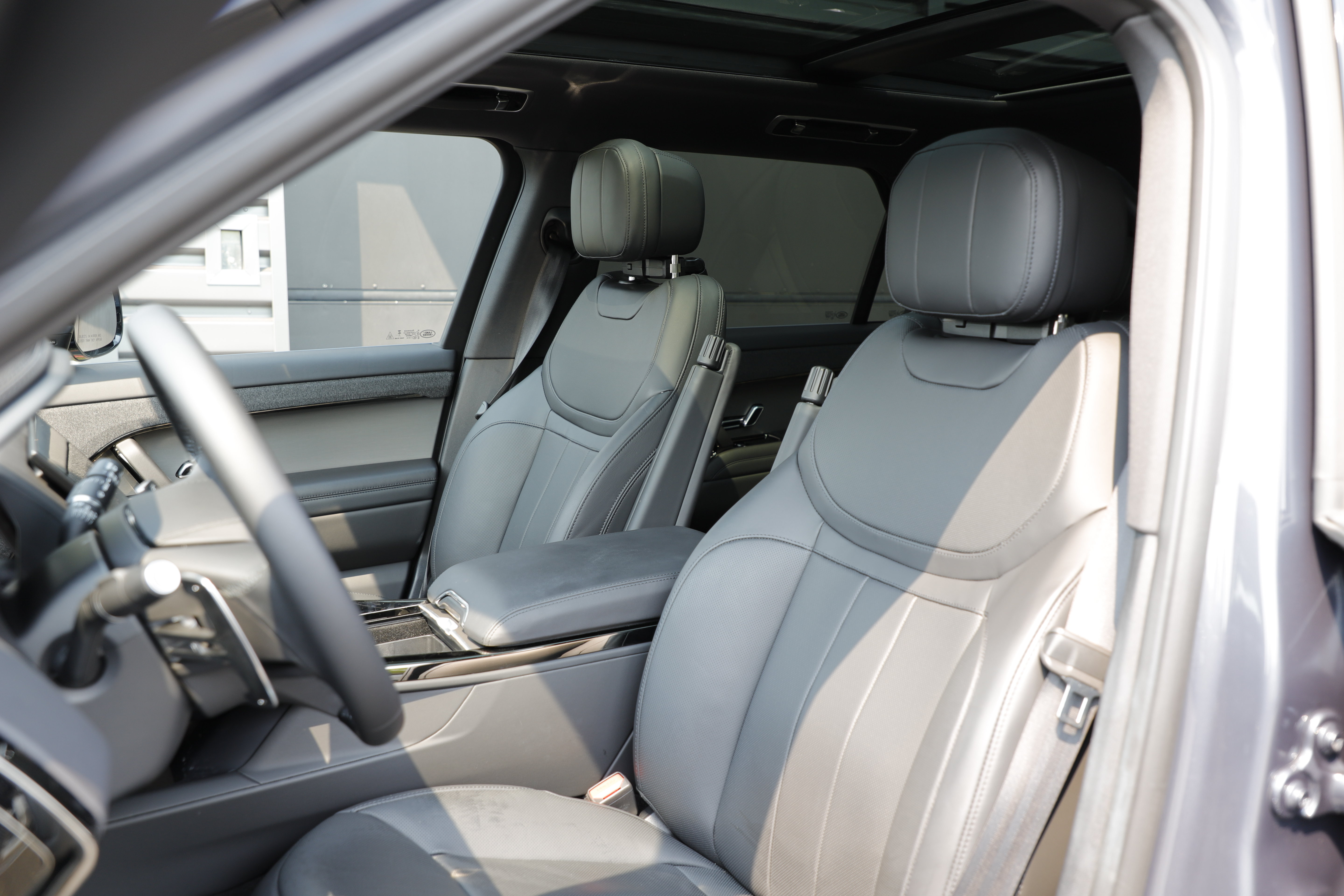 Certified 2026 Land Rover Range Rover Sport SE AWD/4WD image 19