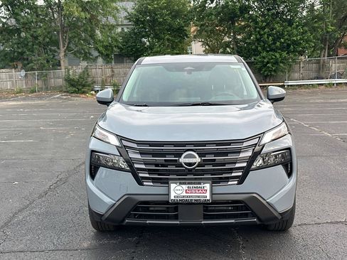 New 2026 Nissan Rogue SV AWD/4WD image 2