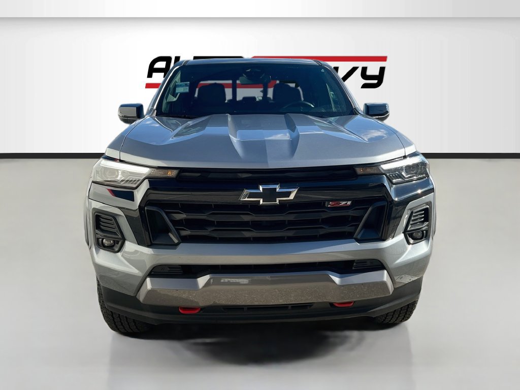 Used 2024 Chevrolet Colorado Z71 w/ Z71 Convenience Package 2 AWD/4WD image 2