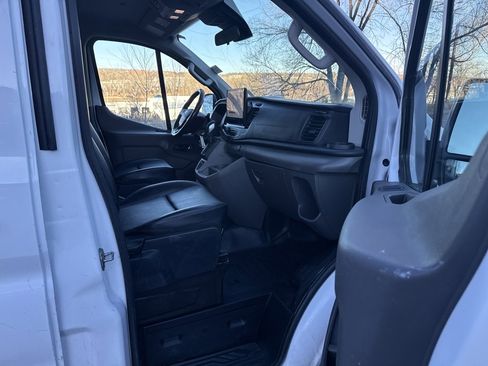 Used 2023 Ford Transit 250 Low Roof AWD image 22