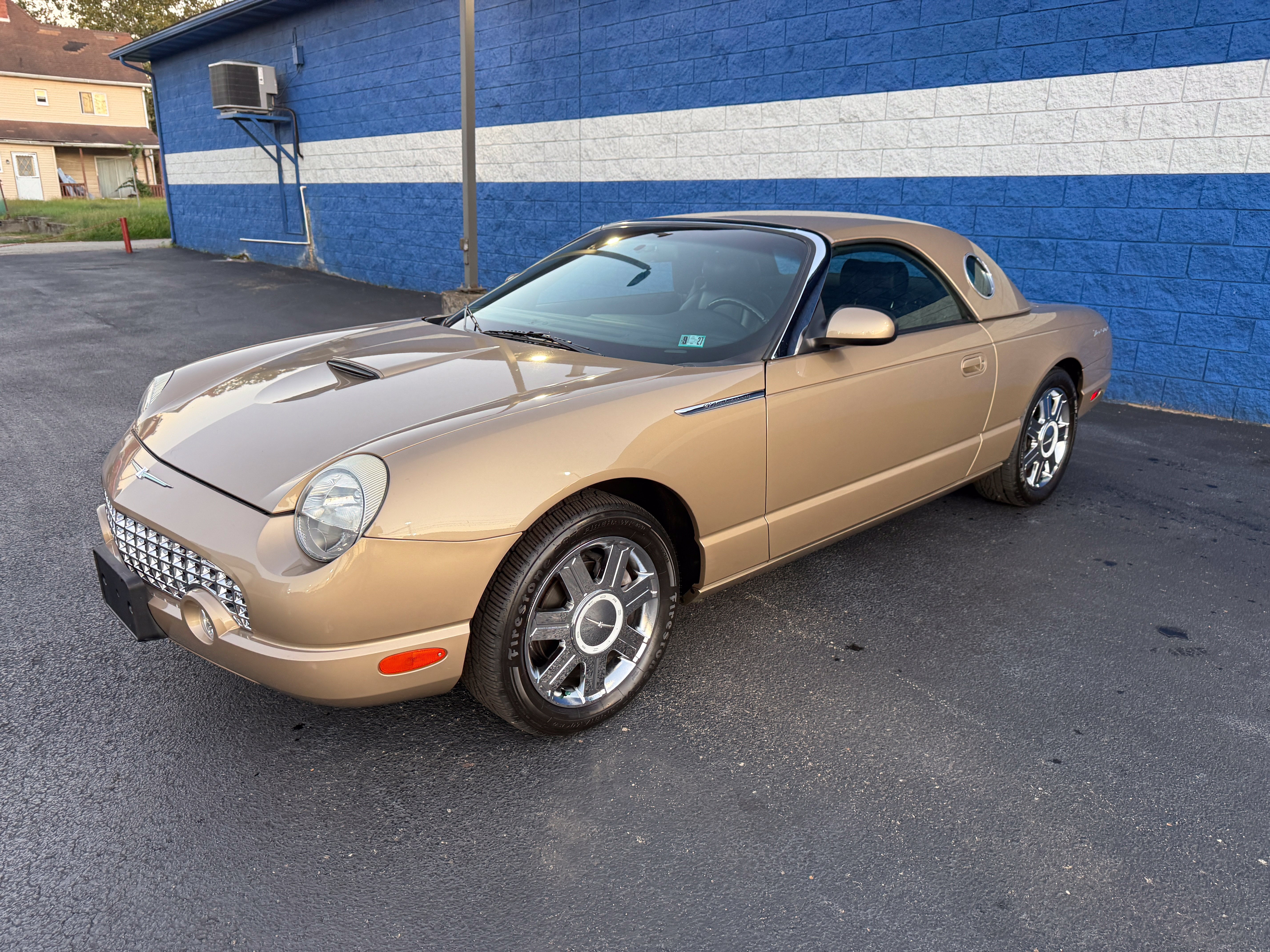 Used 2005 Ford Thunderbird RWD image 5