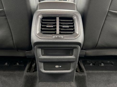 Used 2023 Volkswagen Taos SE image 19