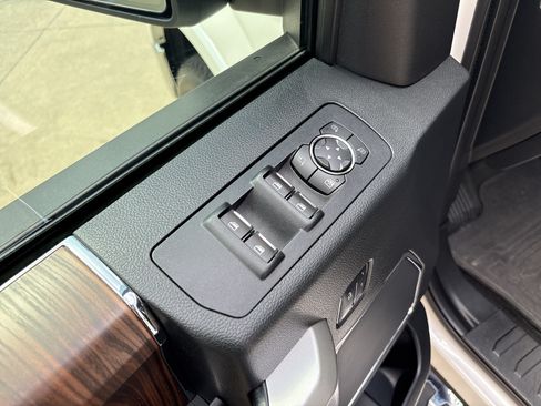 Used 2015 Ford F150 Lariat AWD/4WD image 14