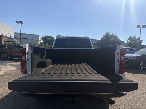 Used 2022 Chevrolet Silverado 2500 Custom w/ Custom Value Package AWD/4WD image 25