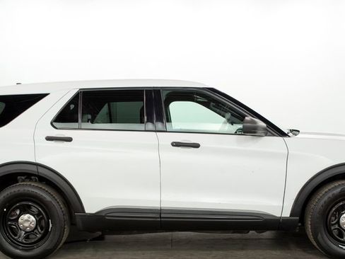 Used 2021 Ford Explorer 4WD Police Interceptor image 16