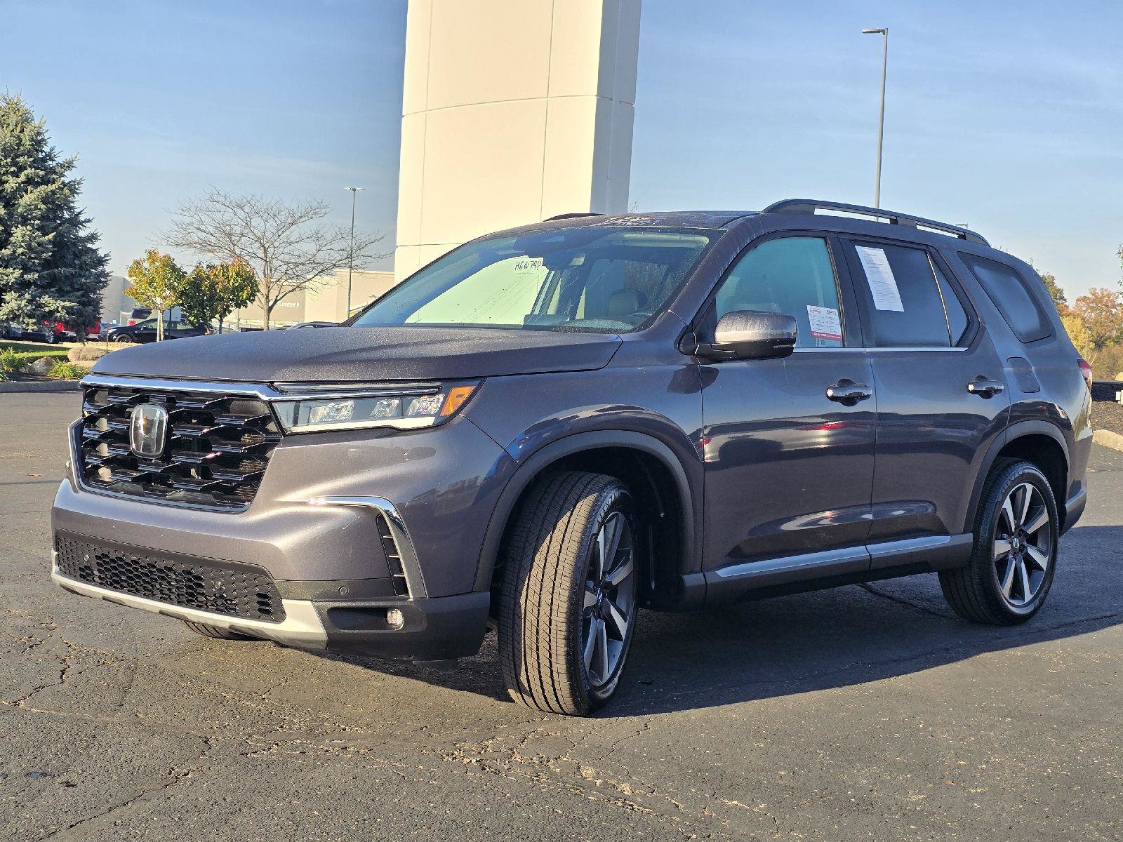 Certified 2023 Honda Pilot Touring image 3