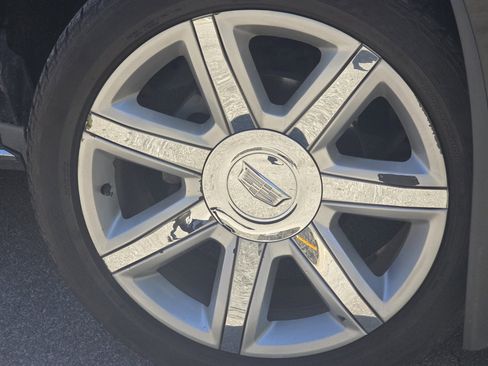 Used 2016 Cadillac Escalade Luxury AWD/4WD image 9