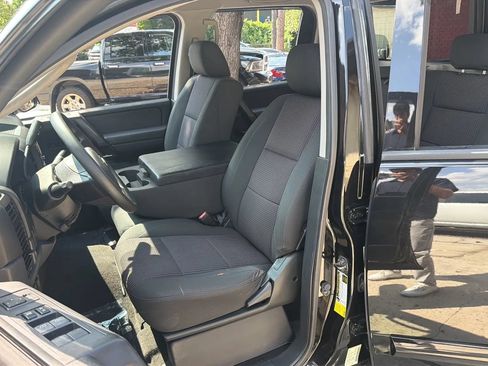 Used 2009 Nissan Titan SE RWD image 12