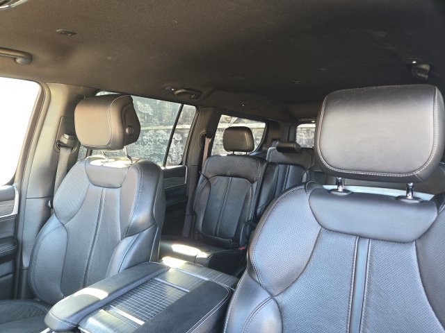 Used 2024 Jeep Wagoneer Series III AWD/4WD image 9