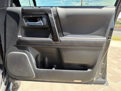 Used 2023 Toyota 4Runner TRD Off-Road Premium w/ Moonroof Package AWD/4WD image 25