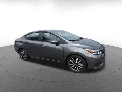 Used 2025 Nissan Versa SV FWD image 2