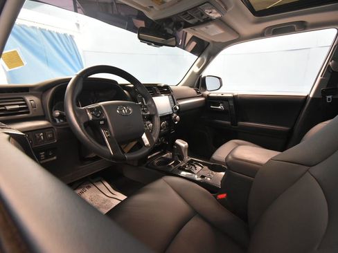 Used 2024 Toyota 4Runner TRD Off-Road Premium image 2