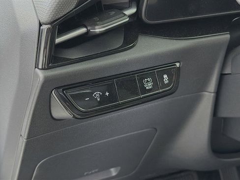 Used 2024 Kia Niro EX FWD image 10