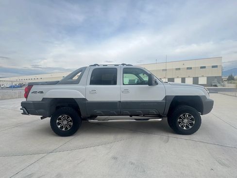 Used 2002 Chevrolet Avalanche 4x4 w/ Convenience Pkg image 6