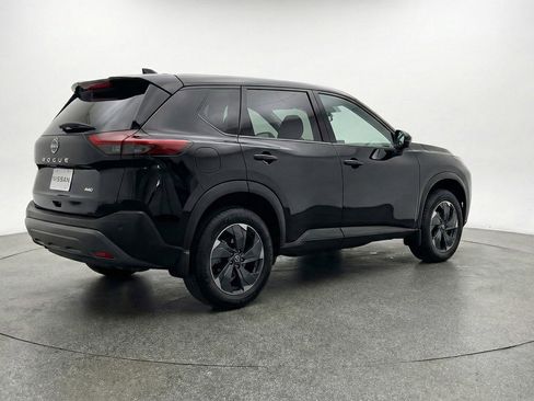 Used 2025 Nissan Rogue SV image 9