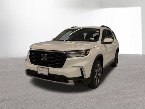 New 2025 Honda Pilot Touring image 25