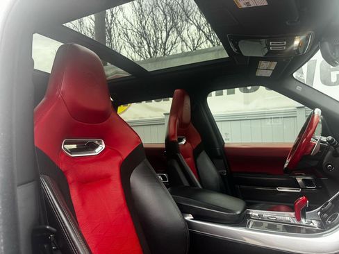 Used 2019 Land Rover Range Rover Sport SVR image 40