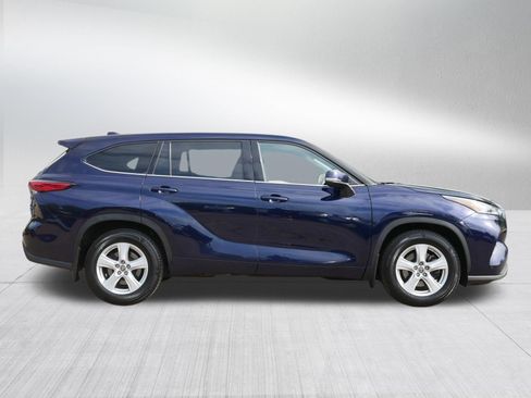 Used 2020 Toyota Highlander LE AWD/4WD image 8