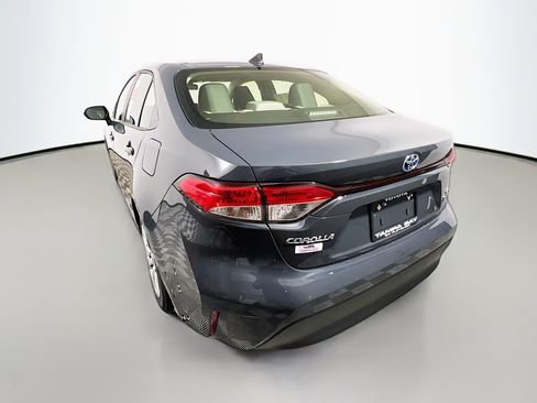 Used 2025 Toyota Corolla LE image 8