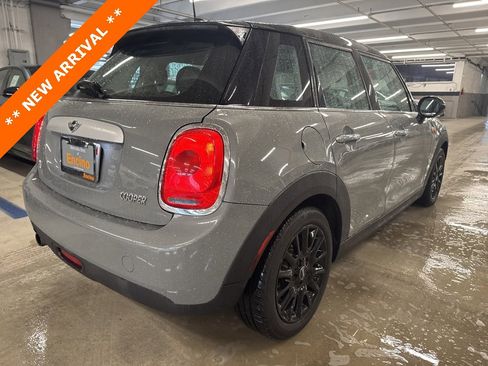 Used 2015 MINI Cooper 4-Door Hardtop image 5