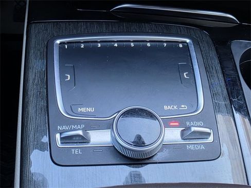 Used 2018 Audi Q7 3.0T Prestige image 29