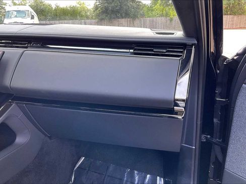 Used 2023 Land Rover Range Rover Sport First Edition image 21