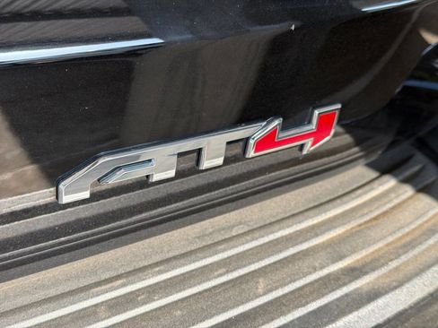 Used 2023 GMC Yukon AT4 w/ AT4 Premium Package AWD/4WD image 10