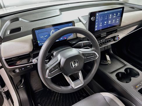 Used 2025 Honda Prologue EX image 23