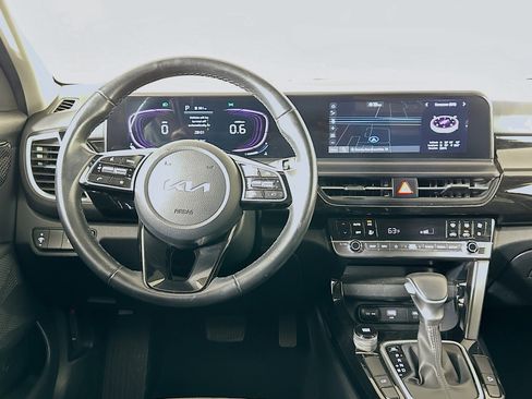 Used 2025 Kia Seltos S image 18