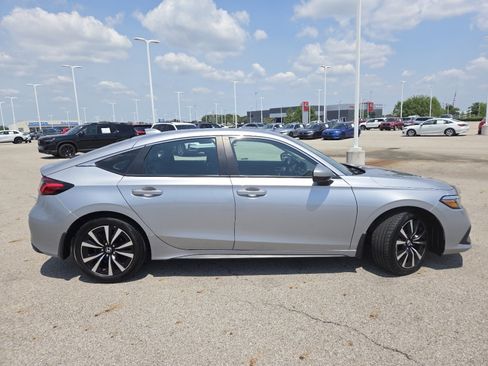 Used 2024 Honda Civic EX-L image 17