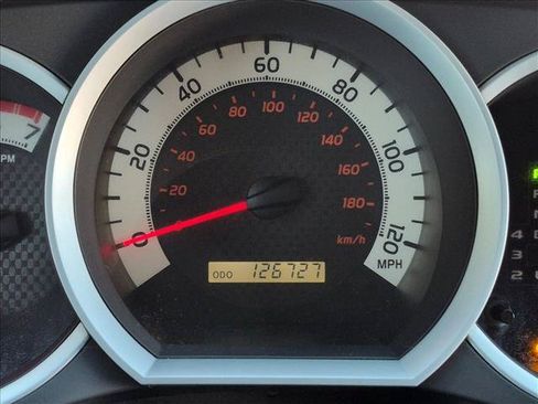 Used 2015 Toyota Tacoma 4x4 Access Cab V6 image 10