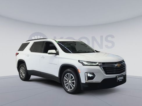 Used 2023 Chevrolet Traverse LT w/ LPO, Floor Liner Package AWD/4WD image 2