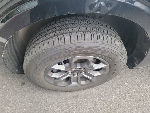 Used 2024 Ford Maverick XLT w/ Equipment Group 300A Standard AWD/4WD image 2